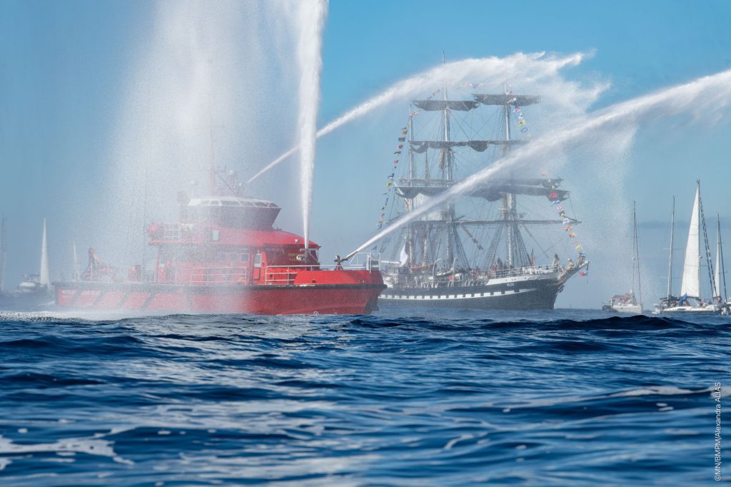 FireDos firefighting monitor capable of throwing foam over 150 meters